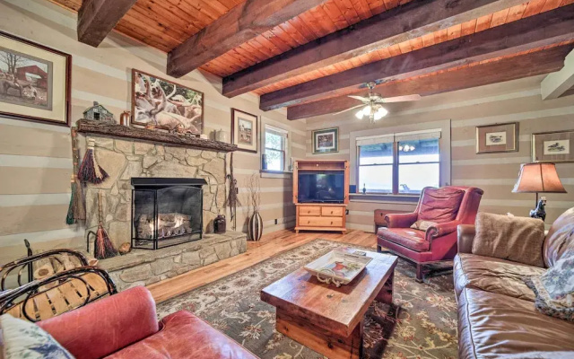 photo 3 of Bryson City Cabin w/ Hot Tub ~ 10 Mi to Dtwn!