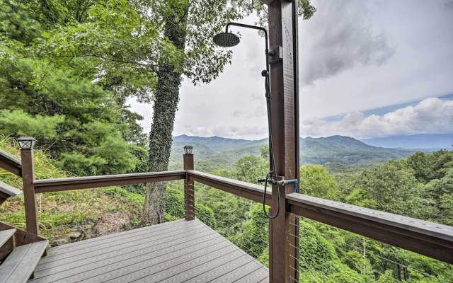 photo 5 of Bryson City Cabin w/ Hot Tub ~ 10 Mi to Dtwn!