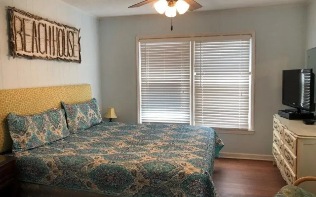 photo 2 of Bubba Breeze House 413 - 4 Br Home