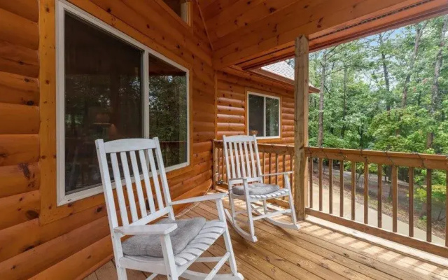 photo 2 of Buck S Bear Lodge-Beautiful Coosawattee Resort