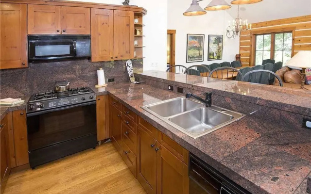 photo 4 of Buckhorn Townhome #9 4 Bedrooms 5 Bathrooms Townhouse