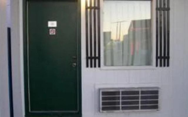 photo 3 of Budget Deluxe Motel