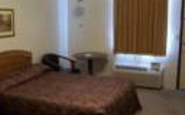 photo 4 of Budget Deluxe Motel
