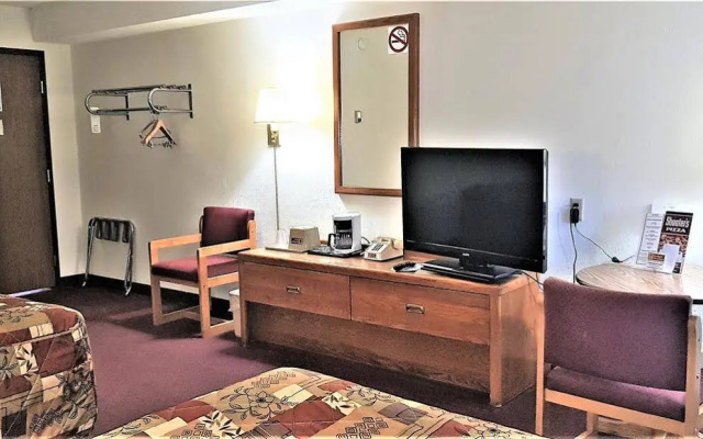 photo 3 of AmeriVu Inn & Suites - Avon