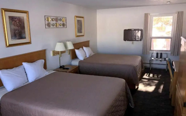 photo 3 of Budget Host Cloverland Motel