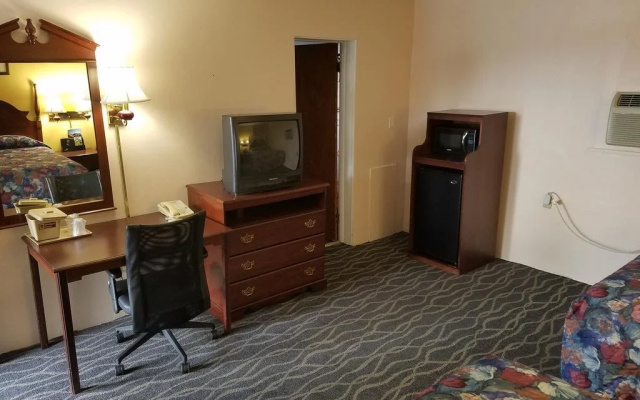 photo 2 of Budget Host Midway Inn