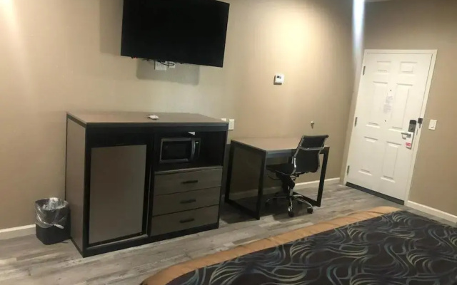 photo 3 of Budget Host Inn and Suites