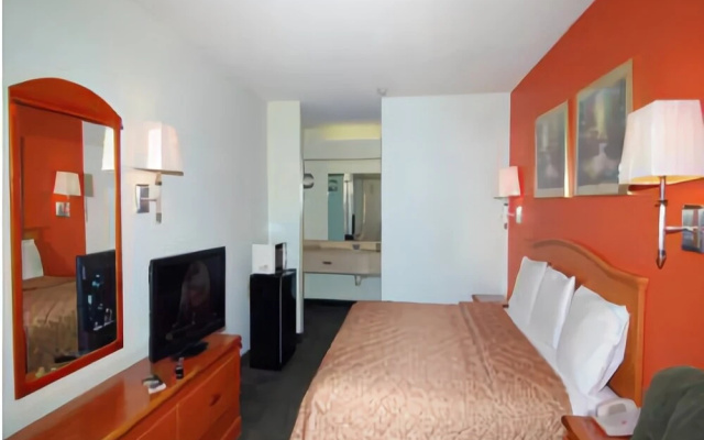 photo 2 of Budget Host Inn