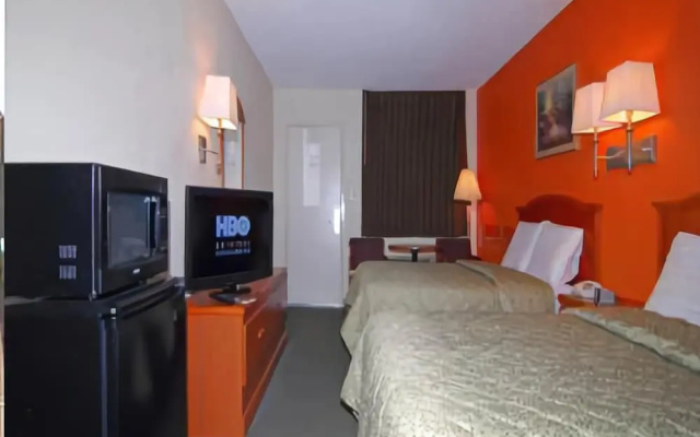 photo 3 of Budget Host Inn