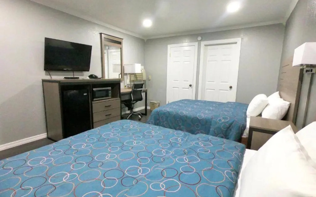 photo 3 of Budget Host Inn