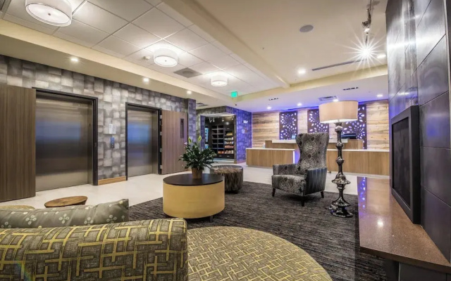 photo 2 of Budget Host Travel Inn (fairfield Inn & Suites By Marriott Denver Downtown)