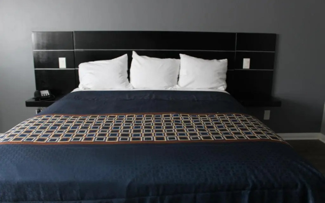 photo 2 of ERTH INN by AGA Los Angeles