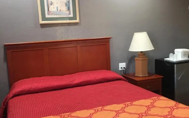 photo 4 of Budget Inn