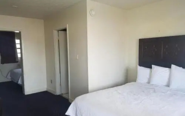 photo 2 of Budget Inn