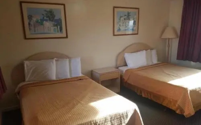photo 3 of Budget Inn