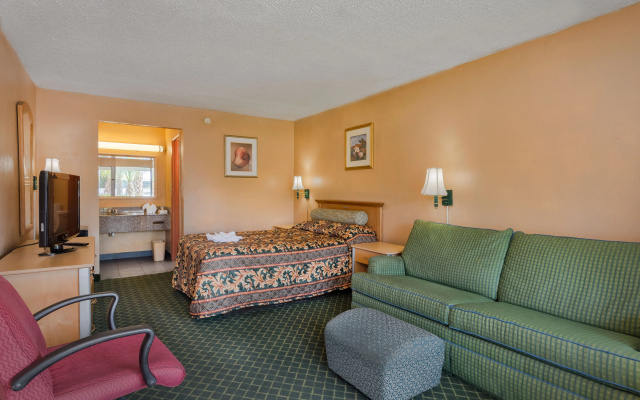 photo 2 of Bayside Inn Pinellas Park - Clearwater