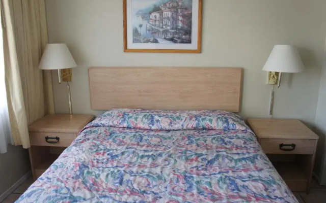photo 3 of Budget Inn