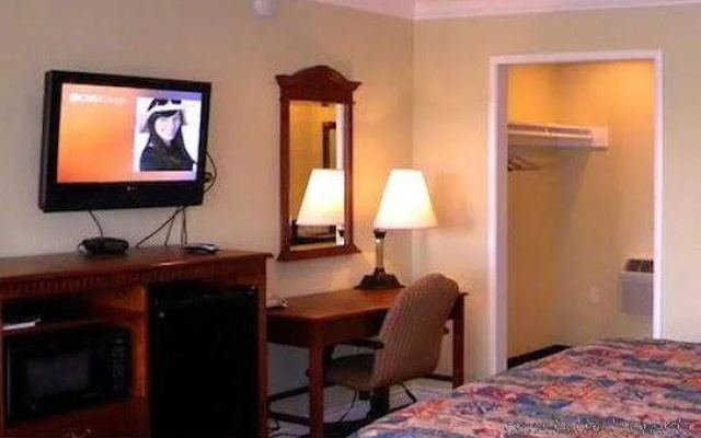 photo 2 of Budget Inn