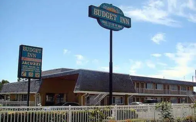 photo 4 of Budget Inn