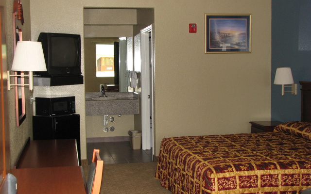 photo 2 of Budget Inn