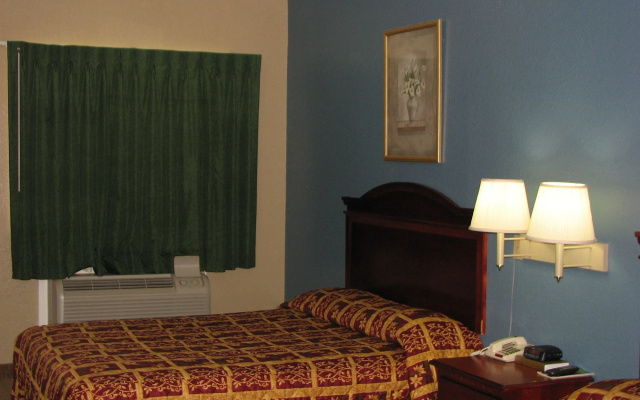 photo 3 of Budget Inn