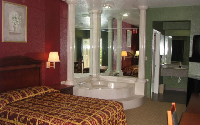 photo 4 of Budget Inn