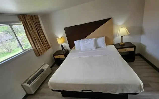 photo 4 of Budget Inn