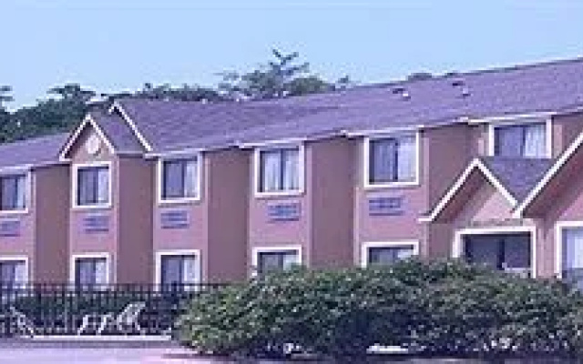 photo 2 of Budget Inn  Suites