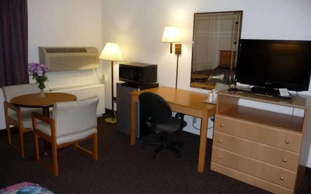 photo 3 of Budget Inn