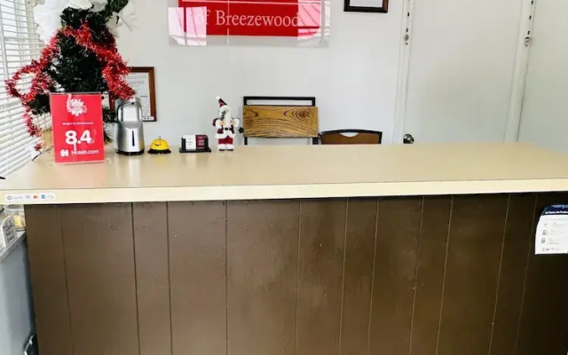 photo 2 of Budget Inn Breezewood