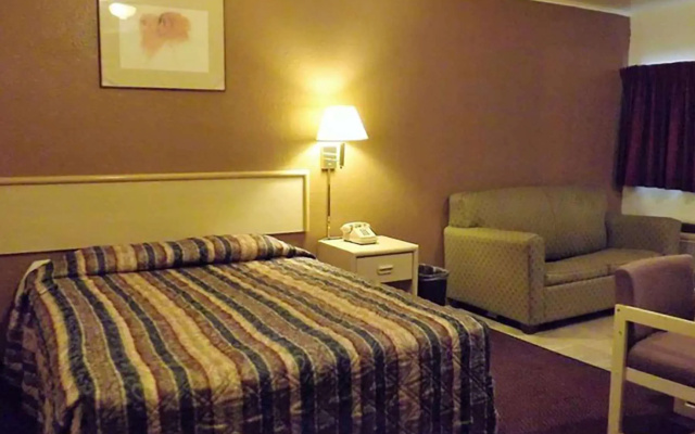 photo 2 of Travelodge by Wyndham Farmington