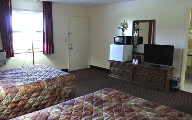 photo 2 of Budget Inn Farmington