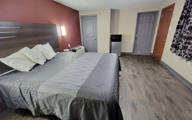 photo 2 of Budget Inn