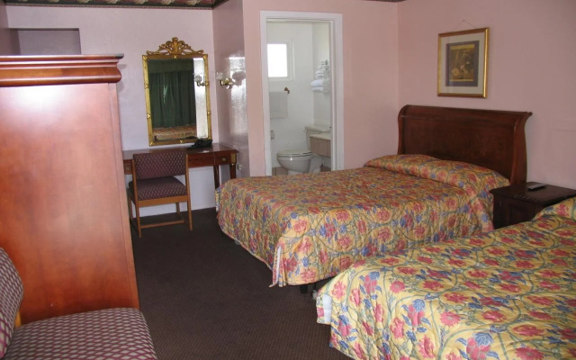 photo 2 of Budget Inn Greenfield