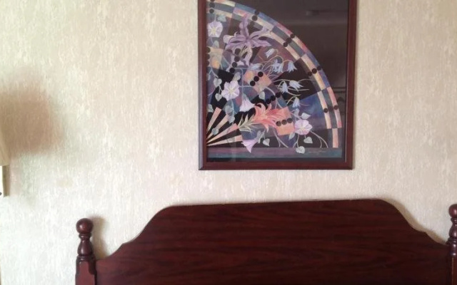 photo 3 of Budget Inn Hazelwood