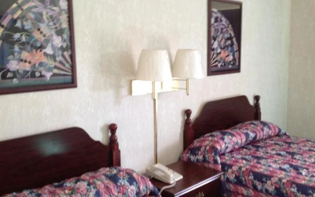 photo 4 of Budget Inn Hazelwood