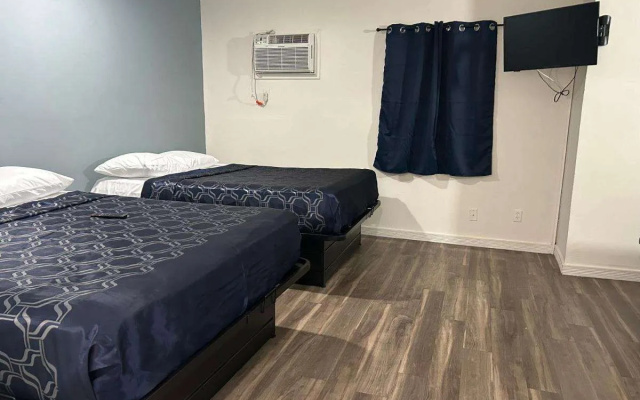 photo 2 of Budget Inn Hollywood