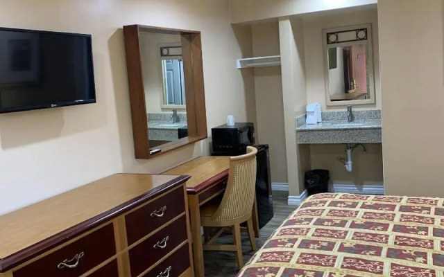 photo 5 of Budget Inn San Gabriel