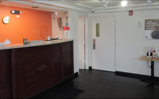 photo 4 of Motel 6