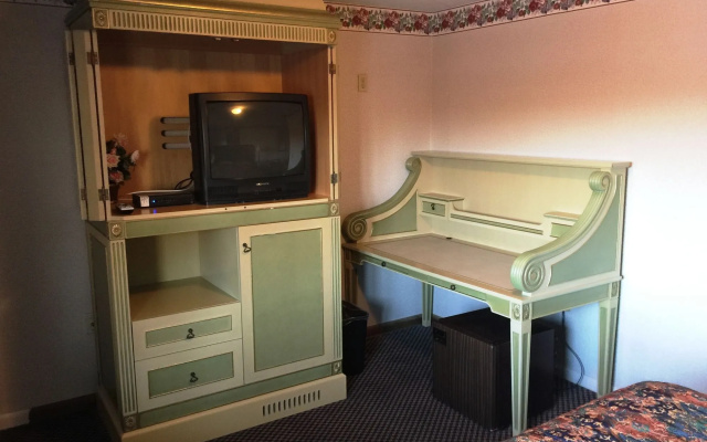 photo 2 of Budget Inn North Stonington