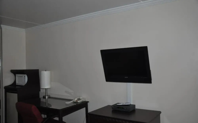 photo 5 of Budget Inn