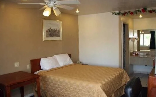 photo 2 of Budget Inn of Riverside