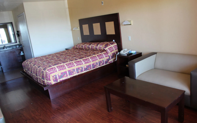 photo 4 of Budget Inn Santa Ana