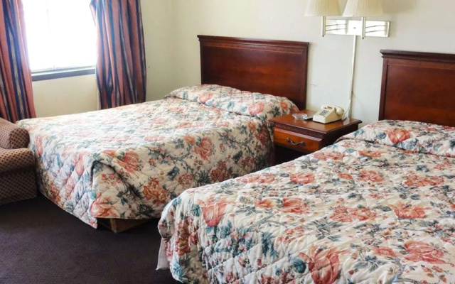 photo 3 of Budget Inn Selma