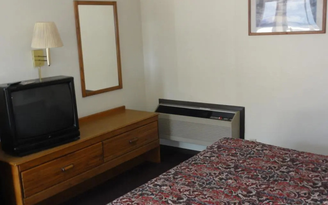 photo 4 of Budget Inn Selma