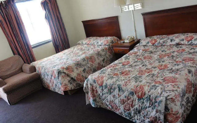 photo 5 of Budget Inn Selma