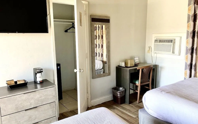 photo 4 of Budget Inn South