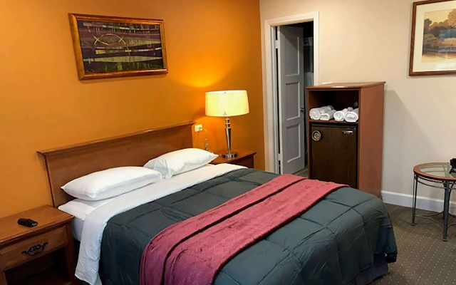 photo 4 of Howard Johnson by Wyndham Ridgecrest, CA