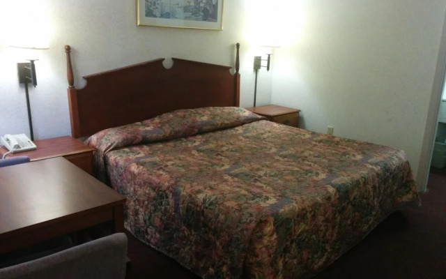 photo 4 of Budget Inn - Troy
