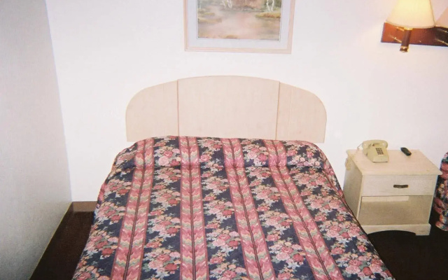 photo 3 of Budget Inn Wentzville